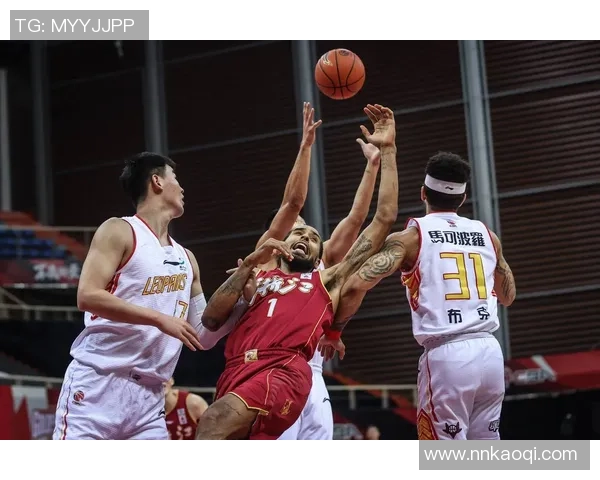 深圳篮球队在快速转换中展现的优势与不足分析