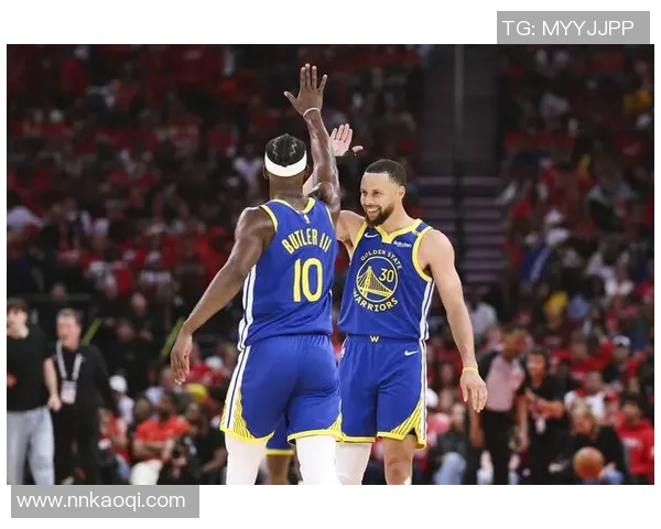 勇士队与活塞队在2015至2016赛季的精彩对决回顾与分析